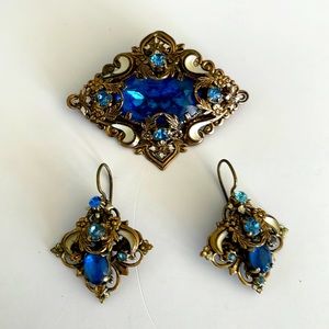 Vintage earrings and matching brooche